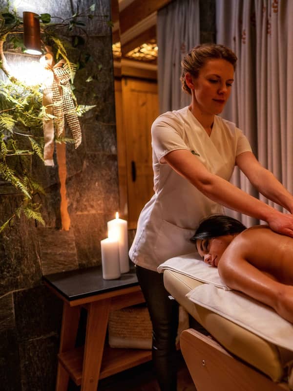 Couples treatment rooms, sauna, hot tub, steam room, body treatments