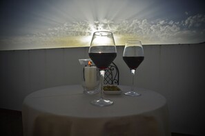 รับประทานอาหารกลางแจ้ง