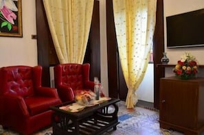 Suite | Living area