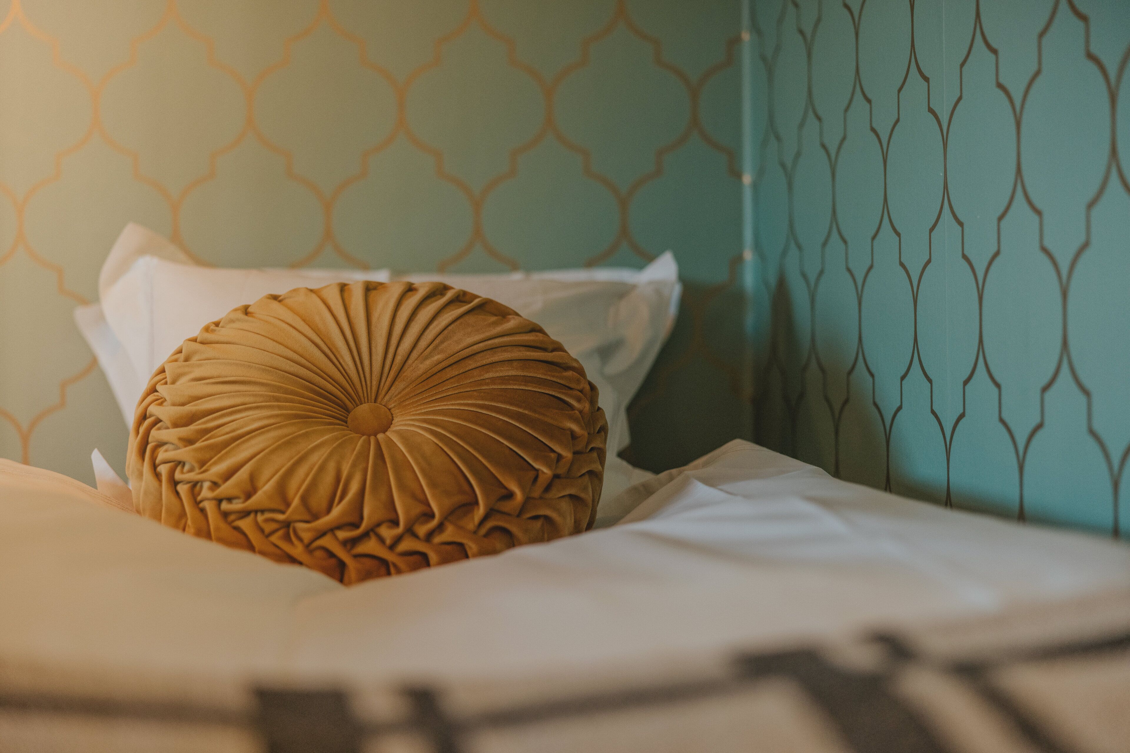 twin room | desk, blackout curtains, rollaway beds, free wifi