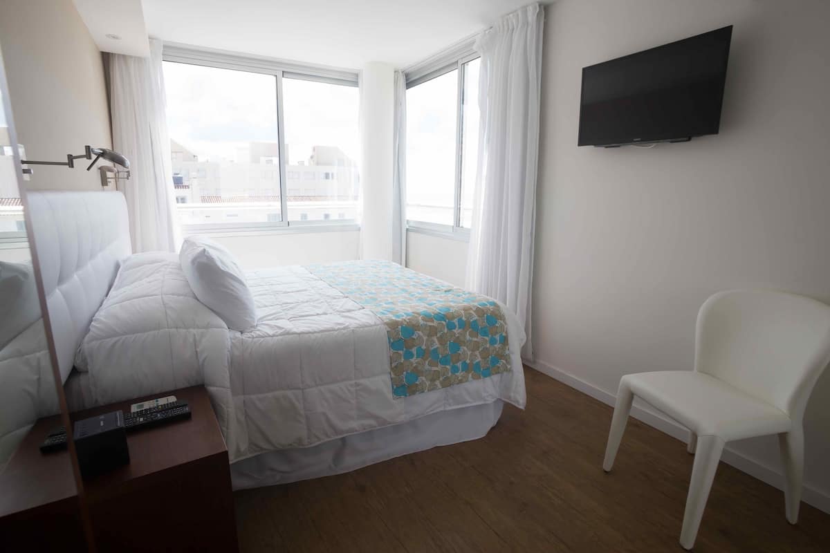 Superior Double Room, Sea View | Minibar, in-room safe, soundproofing, free WiFi