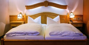 Junior Suite | Premium bedding, down comforters, in-room safe, desk - Hotel Vier Jahreszeiten Berchtesgaden (Berchtesgaden)