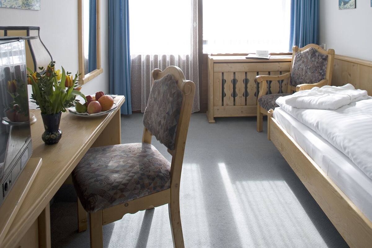 Glæsilegt herbergi | Rúmföt af bestu gerð, dúnsængur, öryggishólf í herbergi, skrifborð