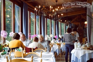 Buffet - Hotel Vier Jahreszeiten Berchtesgaden (Berchtesgaden)