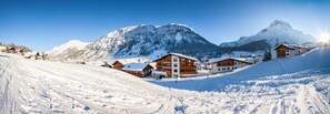 Front of property - Hotel Anemone (Lech am Arlberg)