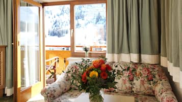 Double Room | In-room safe, individually decorated, individually furnished