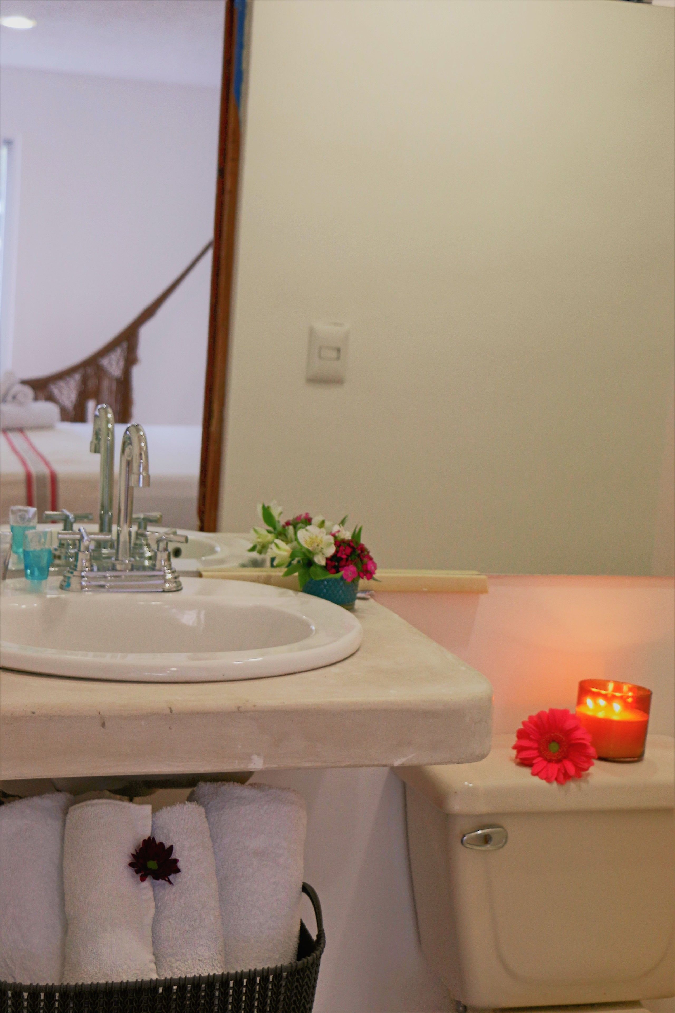 royal room, 1 king bed, garden view | bathroom sink