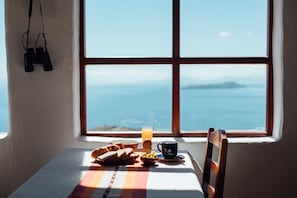Free daily buffet breakfast - Ecolodge La Estancia (Isla del Sol)