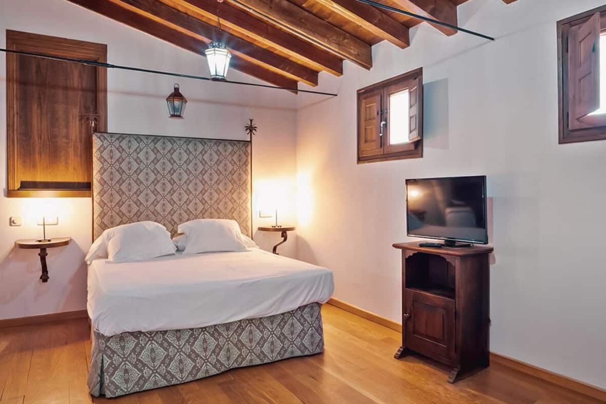 standard double room | 1 bedroom, desk, blackout curtains, free wifi