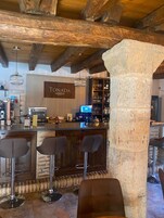 Breakfast, lunch, dinner served; local cuisine 