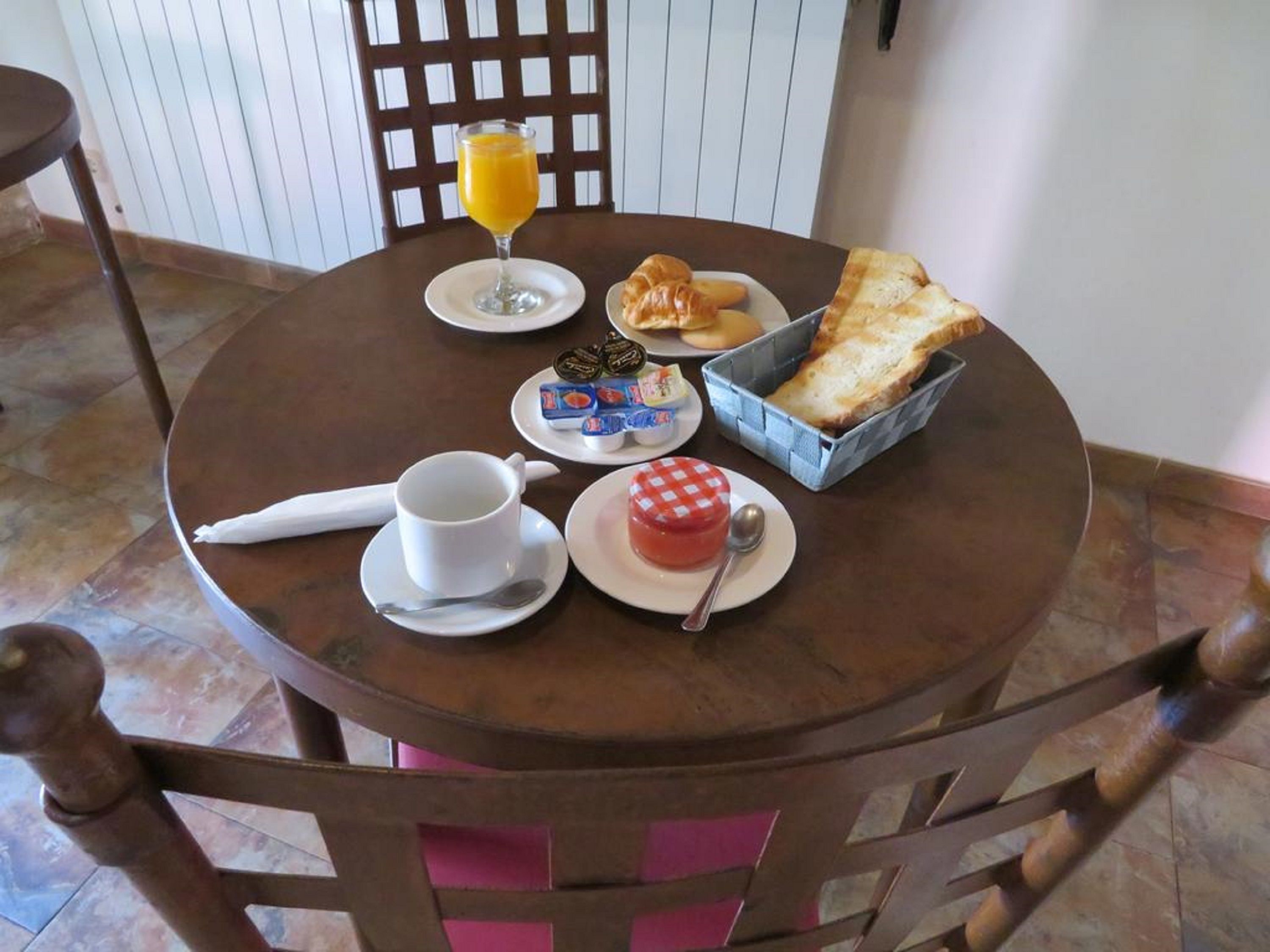daily continental breakfast (eur 9.00 per person)