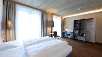 Grand Double Room, Accessible | Hypo-allergenic bedding, minibar, in-room safe, desk