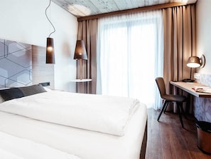Habitación doble estándar | Ropa de cama hipoalergénica y minibar 