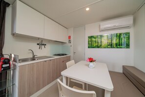 2 slaapkamers, verduisterende gordijnen, gratis babybedden, gratis wifi