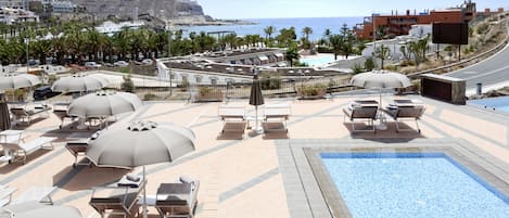 Sun deck