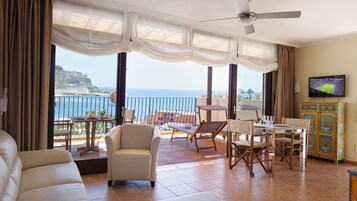 Suite, Ocean View (Superior Floors) | 1 bedroom, Egyptian cotton sheets, premium bedding, blackout drapes