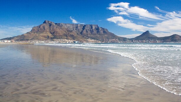 A beach with a mountain in the background. - Leisure Bay 306 by CTHA (Cape Town)