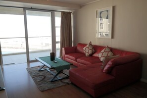 Flat-screen TV, DVD player - Lagoon Beach 136 by CTHA (Cape Town)