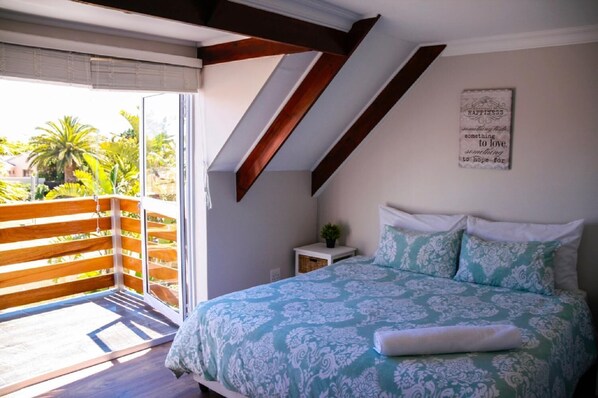 4 bedrooms, iron/ironing board, free WiFi - Clairwood Villa (Cape Town)