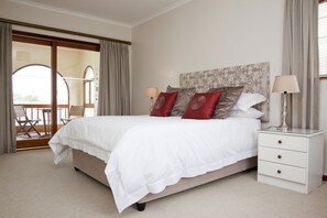  Emperor penguin | Safe på rommet, individuelt dekorert, individuelt innredet og skrivebord