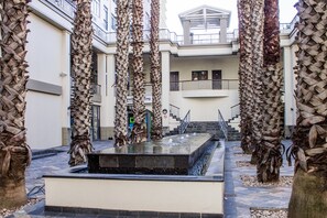 Courtyard - The Square Apartments by CTHA (Cape Town)