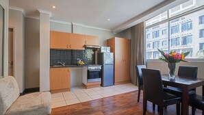Leilighet, 1 soverom | Spiseområde på rommet