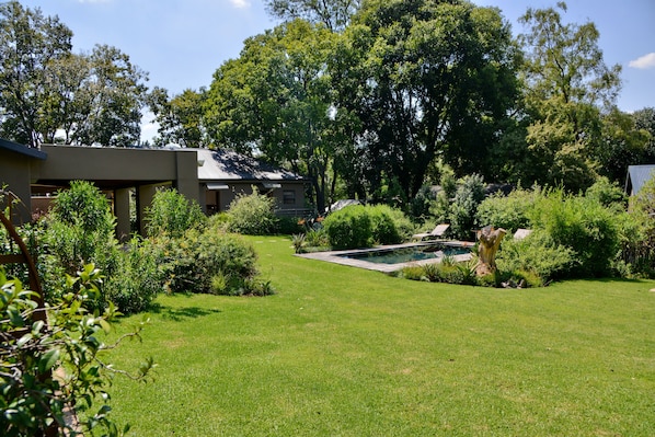 Garden view - Sand River Guest House (Sandton)