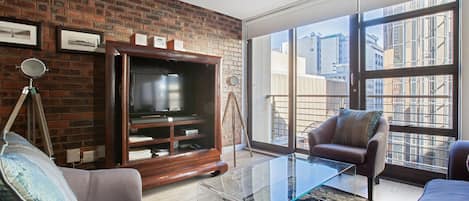 304 St Georges  | Living room | Flat-screen TV