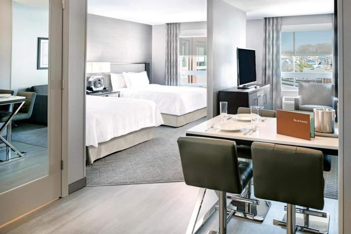 In-room safe, desk, laptop workspace, soundproofing