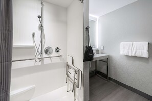 Suite, 2 Queen Beds, Accessible (Mobility & Hearing, Roll-in Shower) | Bathroom | Combined shower/tub, free toiletries, towels - Homewood Suites by Hilton Boston Logan Airport Chelsea (Chelsea)