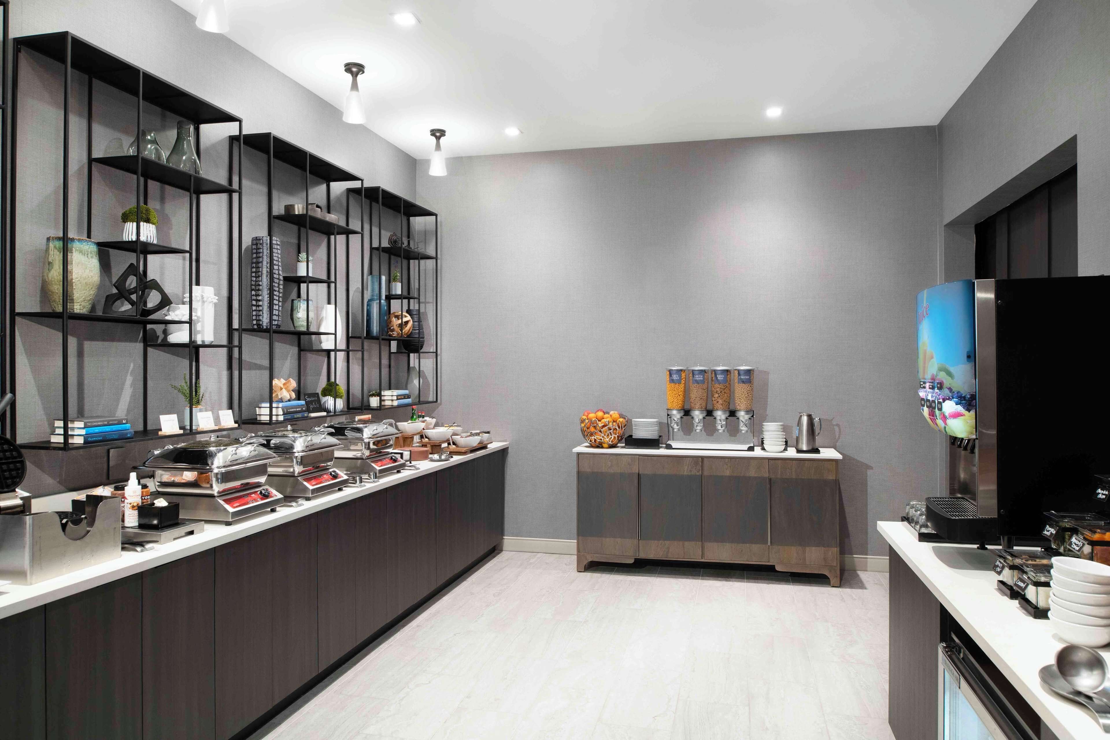 free daily continental breakfast