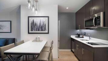 Suite, 2 Queen Beds, Accessible (Mobility & Hearing, Roll-in Shower) | Private kitchen