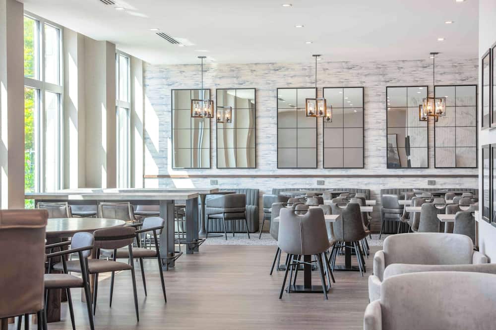 Homewood Suites by Hilton Boston Logan Airport Chelsea