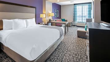 Deluxe Suite, 1 King Bed, Non Smoking | Premium bedding, down comforters, pillowtop beds, desk