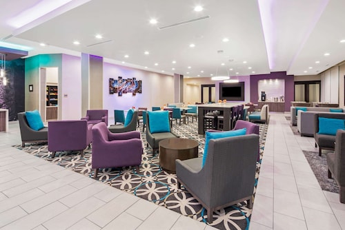 La Quinta Inn & Suites by Wyndham McAllen La Plaza Mall