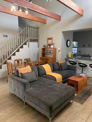 Televisión LCD de 32 pulgadas con canales vía satélite y televisión