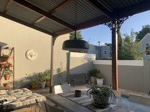 Family House, 3 Bedrooms, Mountain View | Terrace/patio - La Gratitude Guest House (Franschhoek)