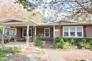 Front of property - Ander Haus (Fredericksburg)