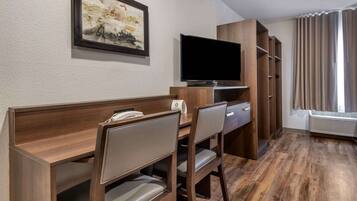 Desk, laptop workspace, iron/ironing board, free WiFi