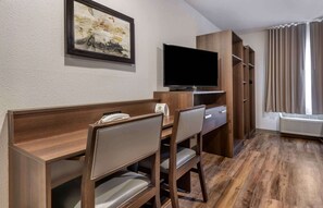 Desk, laptop workspace, iron/ironing board, free WiFi - Extended Stay America Select Suites - Pittsburgh - Cranberry (Cranberry Township)