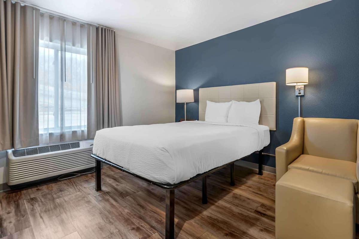 Standard Studio, Non Smoking, Refrigerator & Microwave | Desk, laptop workspace, iron/ironing board, free WiFi