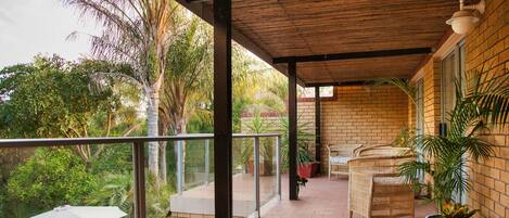 Ameublement personnalisé, Wi-Fi gratuit, draps fournis