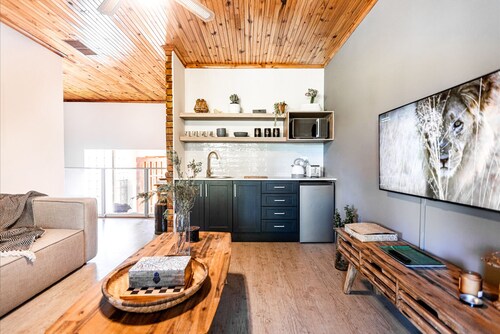 Feather Nest Guest House