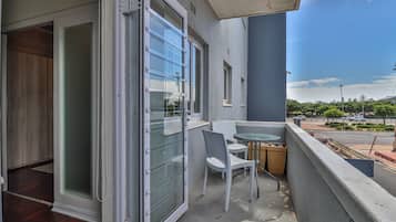 Apartment (1 Bedroom) | Terrace/patio