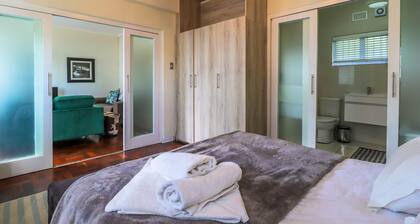 Eaton Square 2 by CTHA