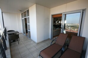 902E Knightsbridge  | Balcon