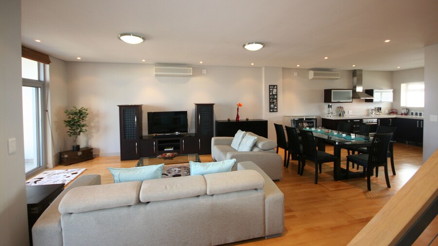 Knightsbridge 902E by CTHA