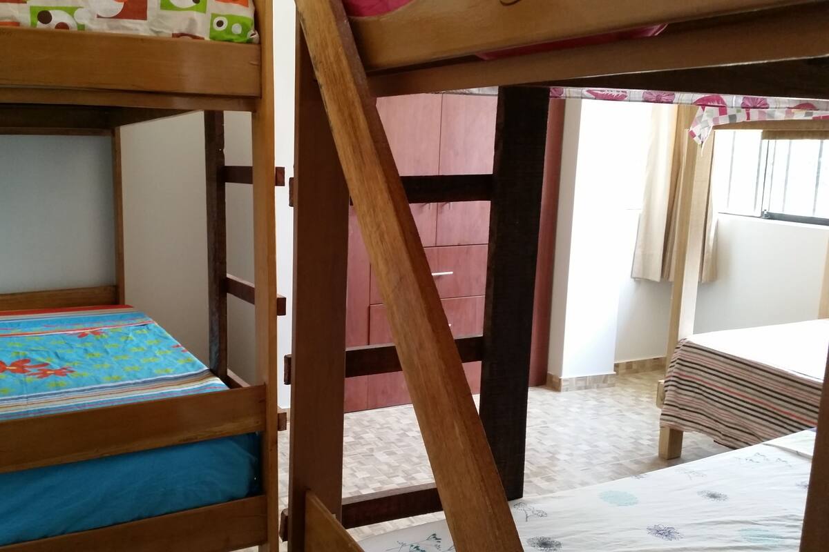 Gemeinsamer Schlafsaal, Nur Frauen (4pax)