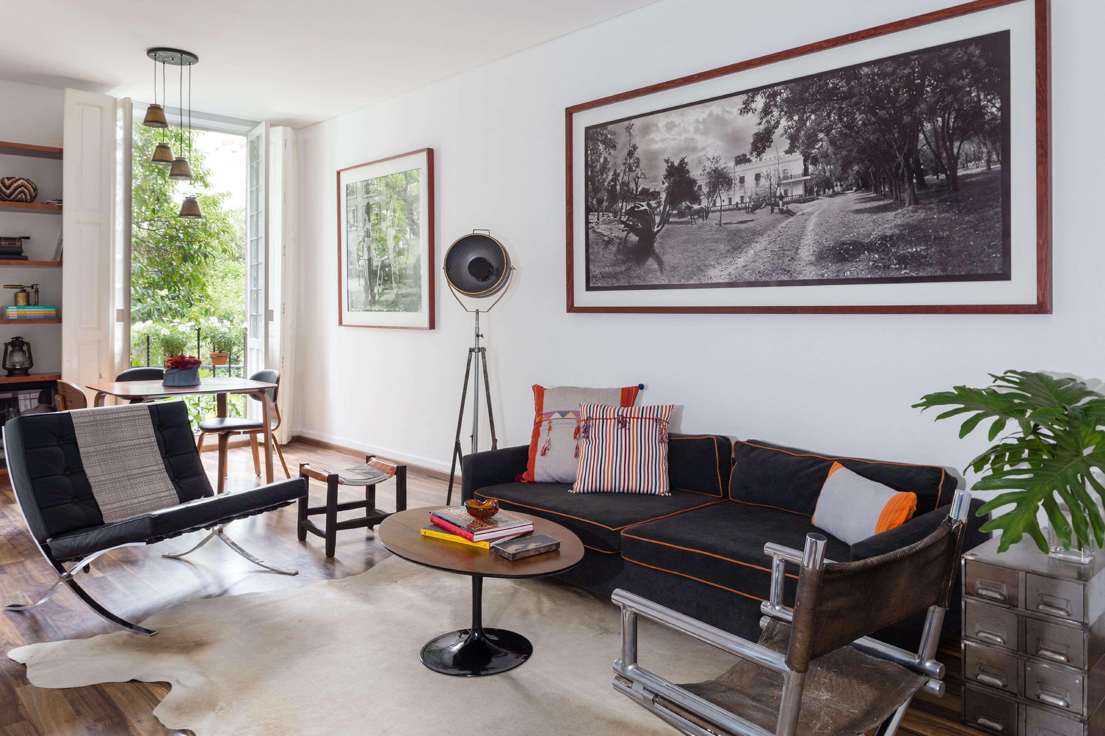 Suite Deluxe, 2 habitaciones | Sala de estar | Televisión de pantalla plana, Netflix, libros y servicios de streaming 