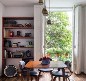 Interior - Vintage Higtligts By The Local Way (Mexico City)